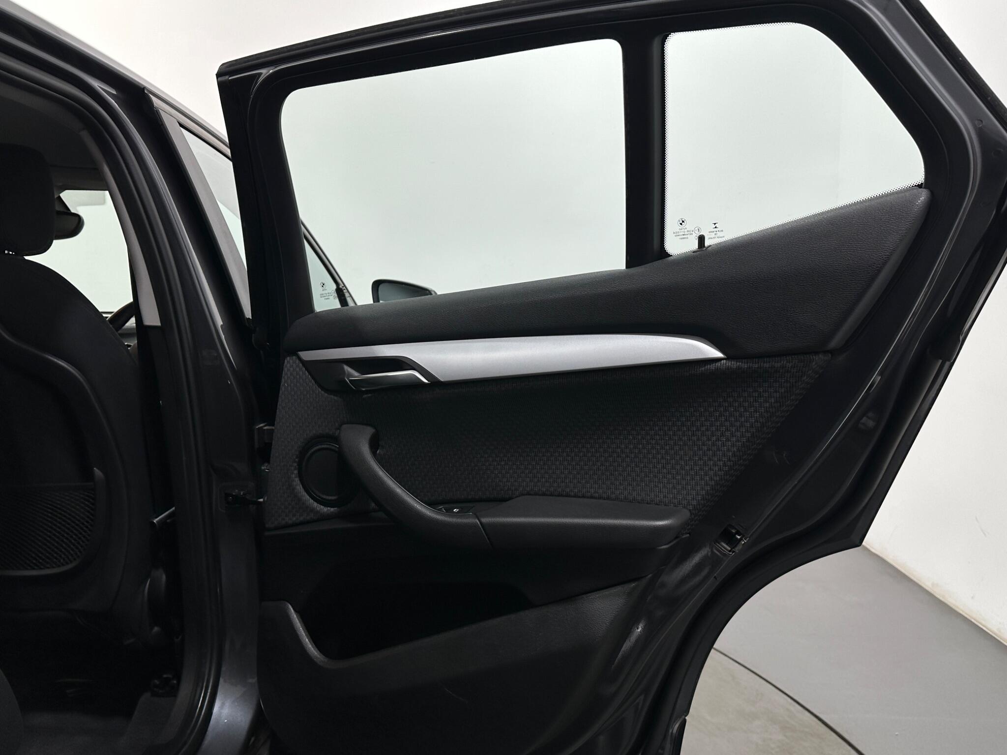 BMW X2 view 41