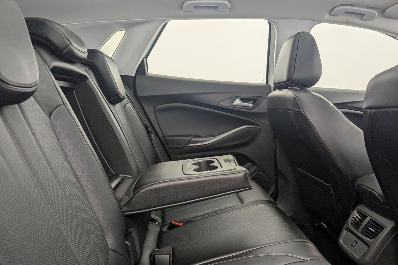 Vauxhall Grandland X view 17