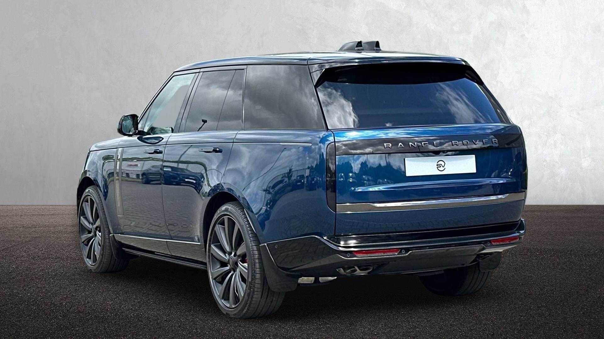 Land Rover Range Rover view 3