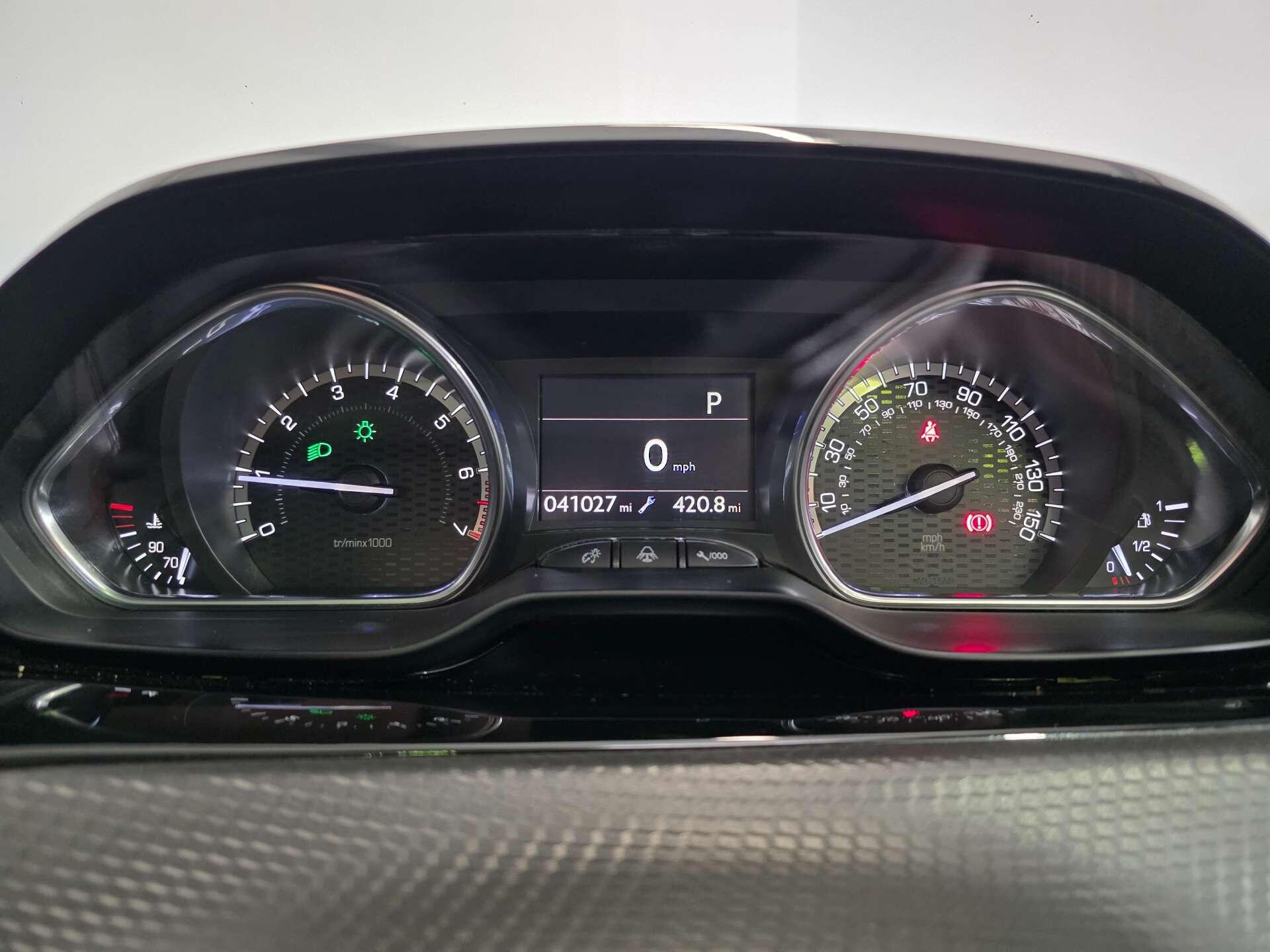 Peugeot 2008 view 17