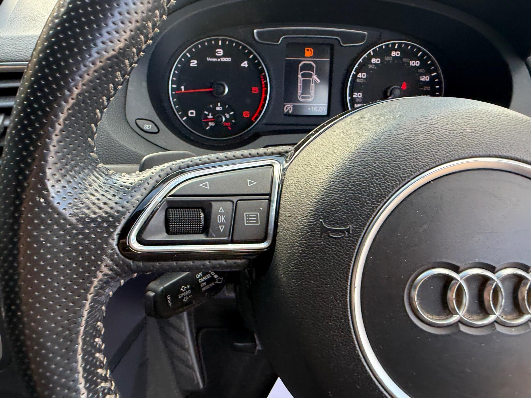 Audi Q3 view 23
