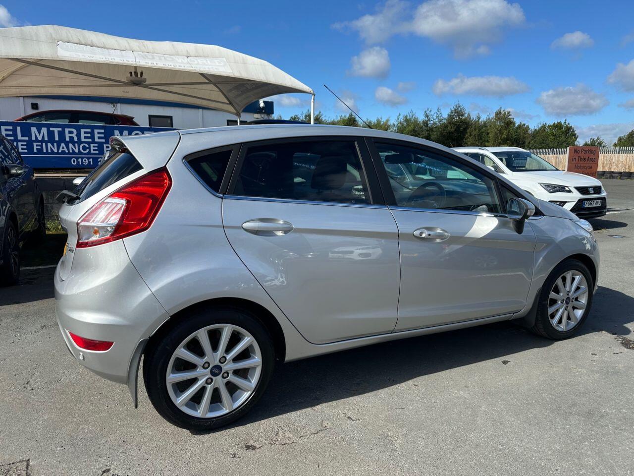 Ford Fiesta view 25