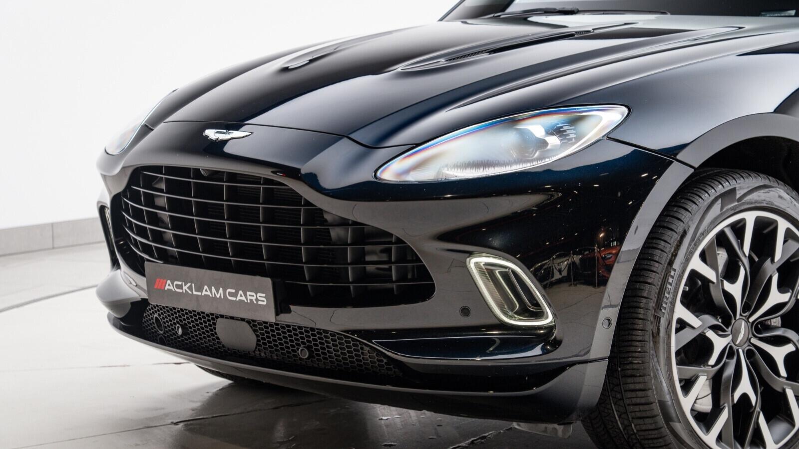 Aston Martin DBX view 41