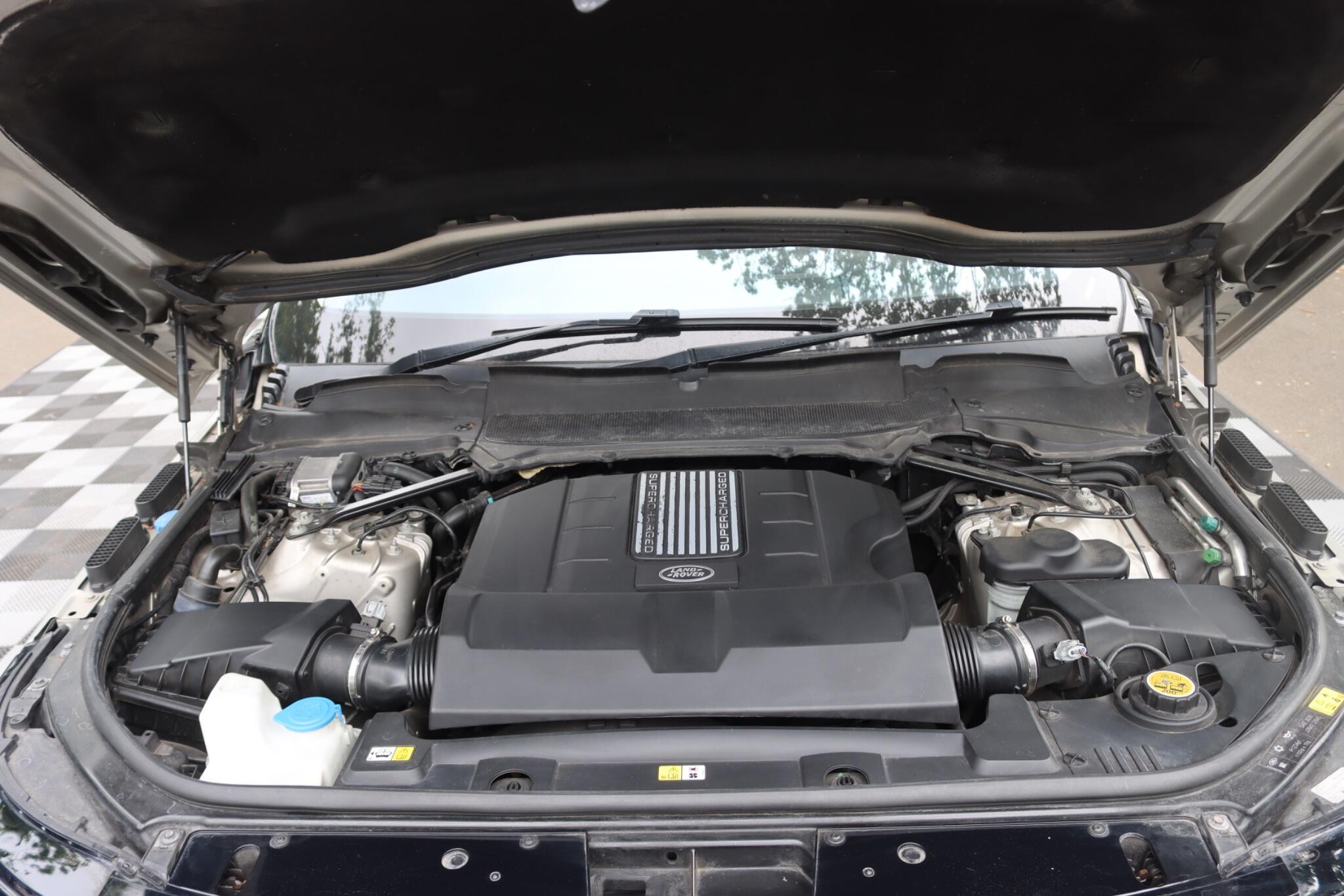 Land Rover Range Rover view 77