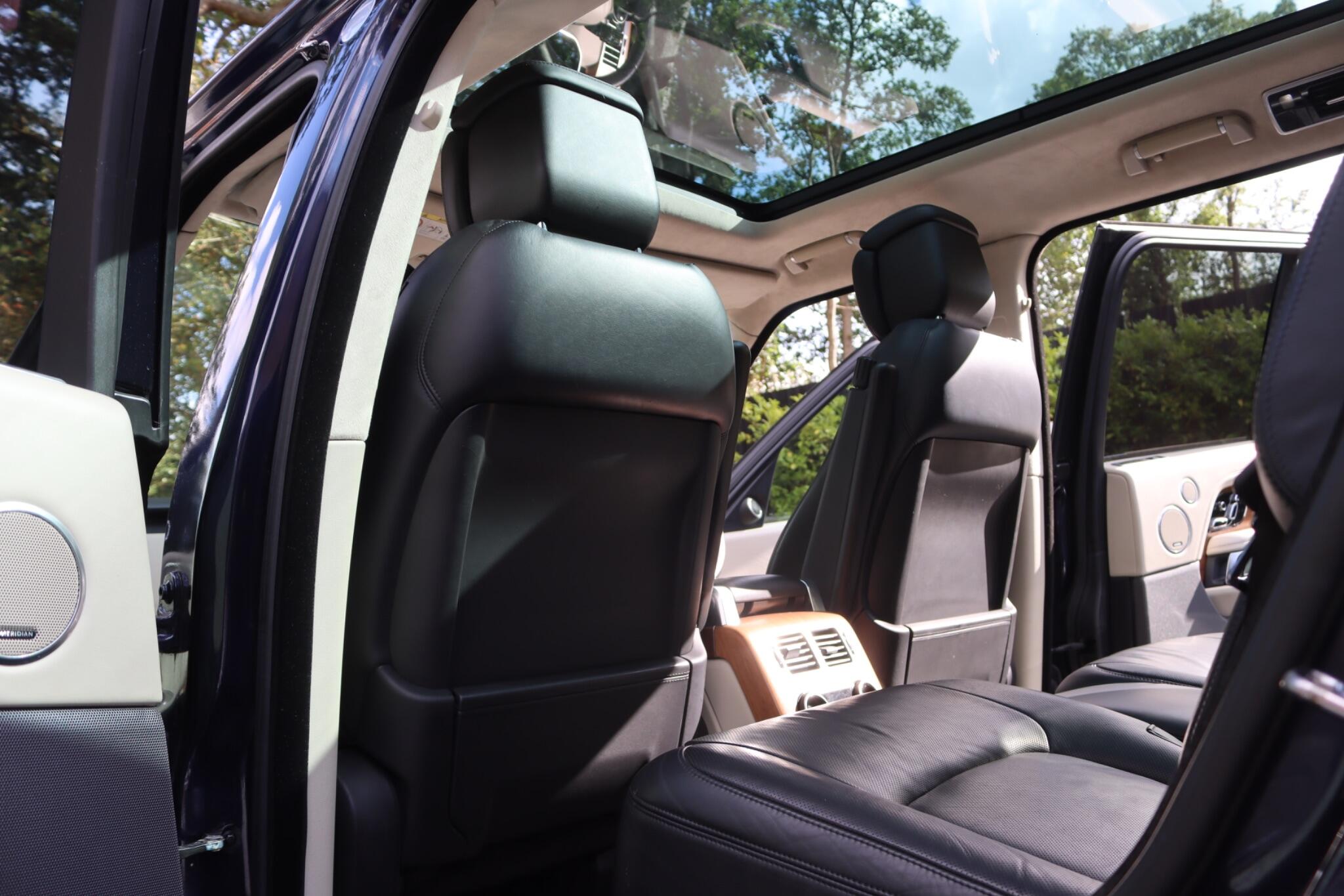 Land Rover Range Rover view 4