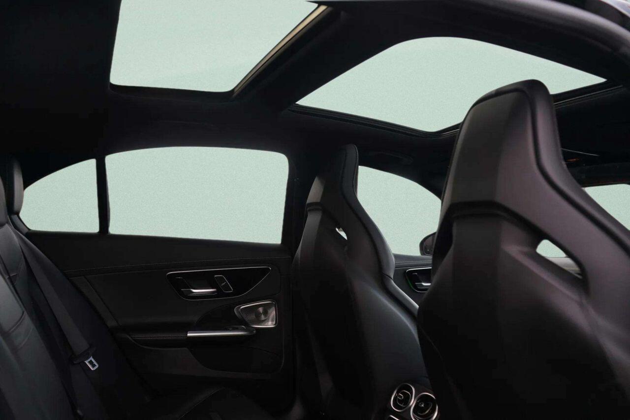 Mercedes-Benz C-Class view 23