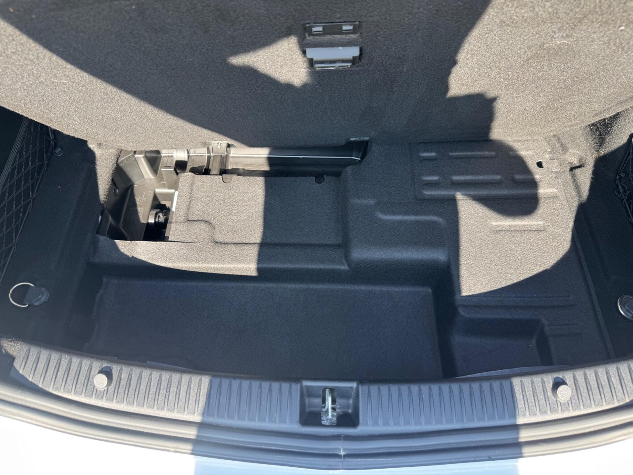 Mercedes-Benz C-Class view 49