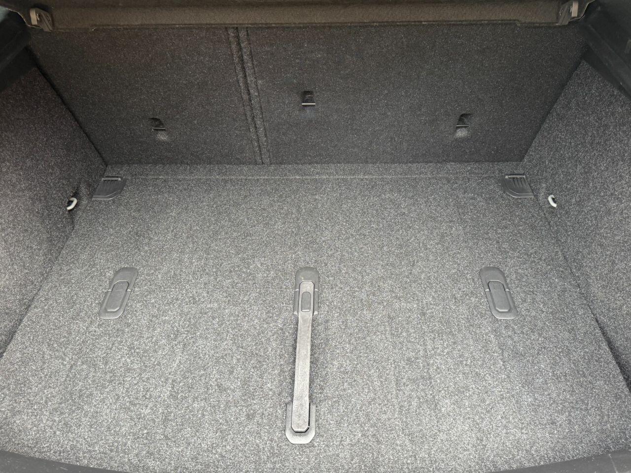 Volvo V40 view 37