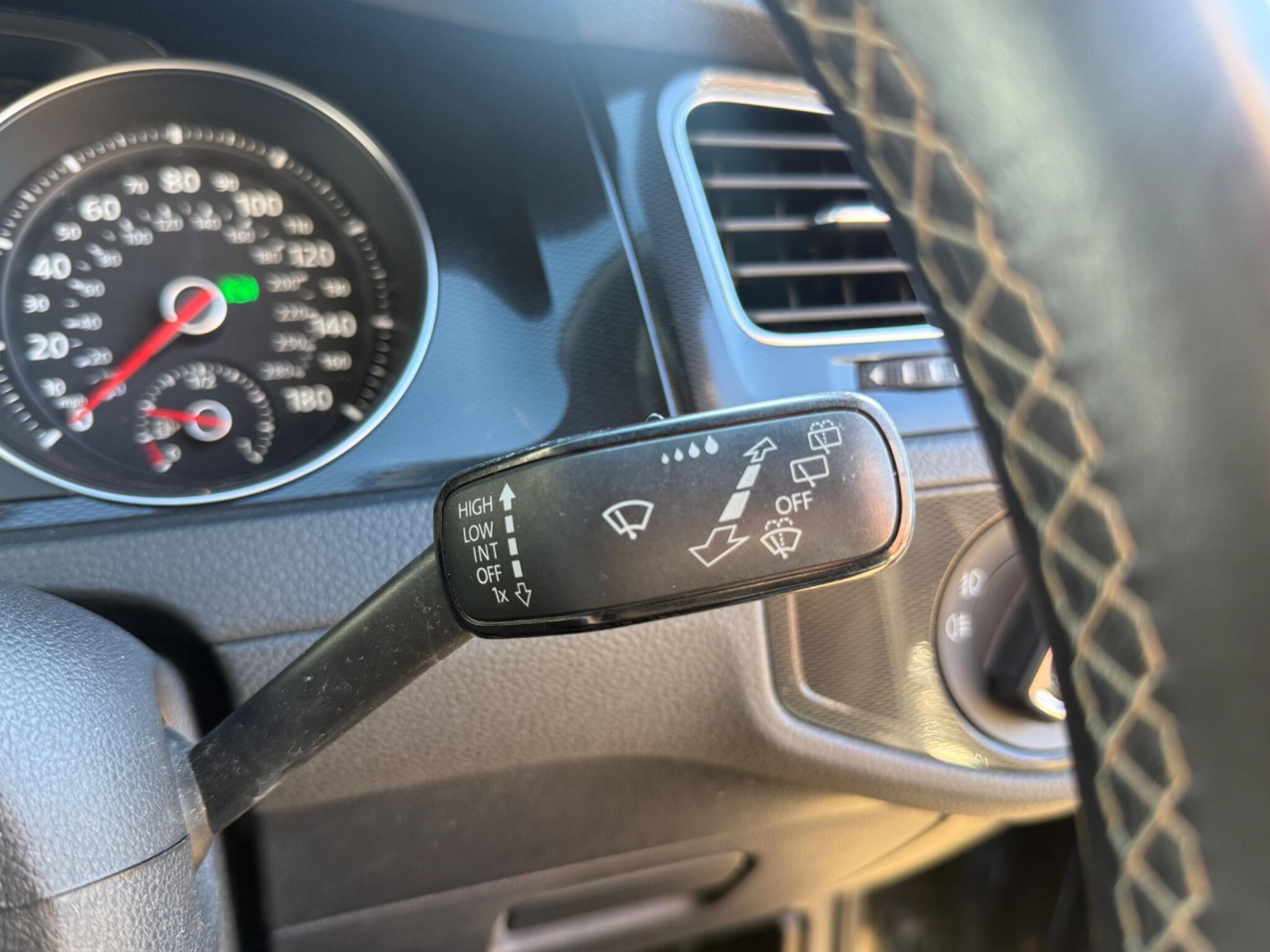 Volkswagen Golf view 25