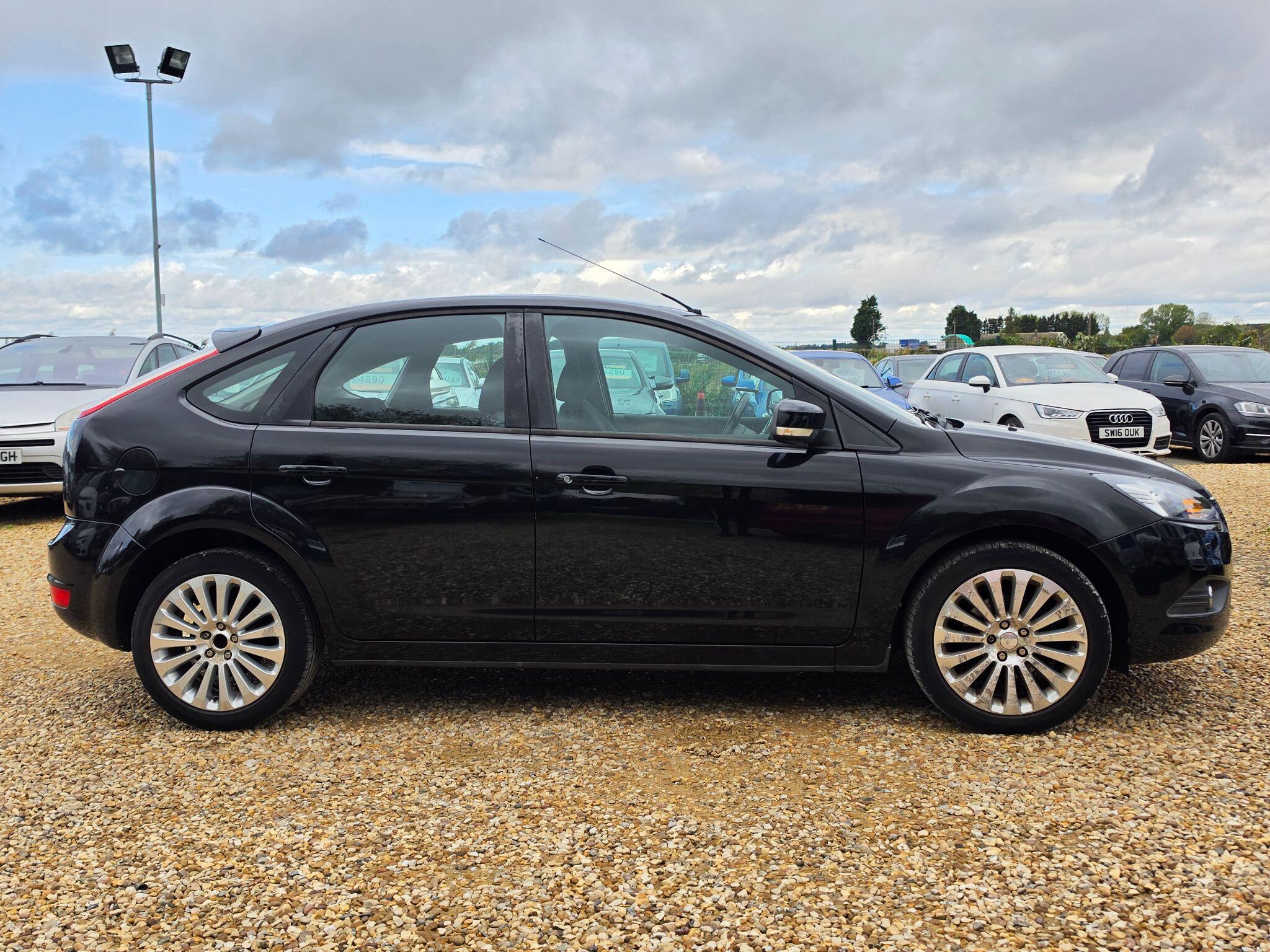 Ford Focus view 5