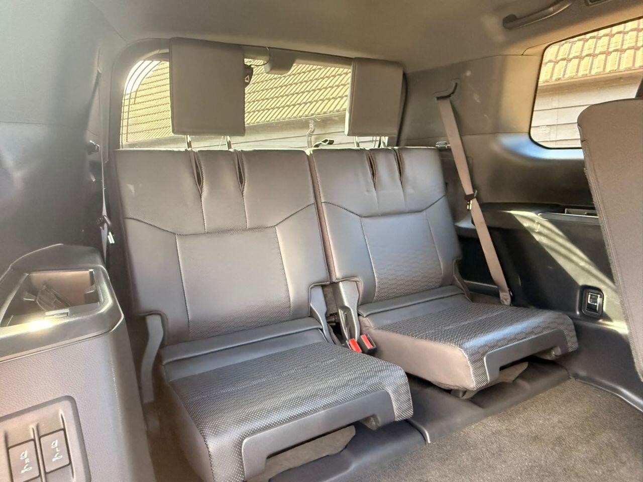 Toyota Land Cruiser view 18
