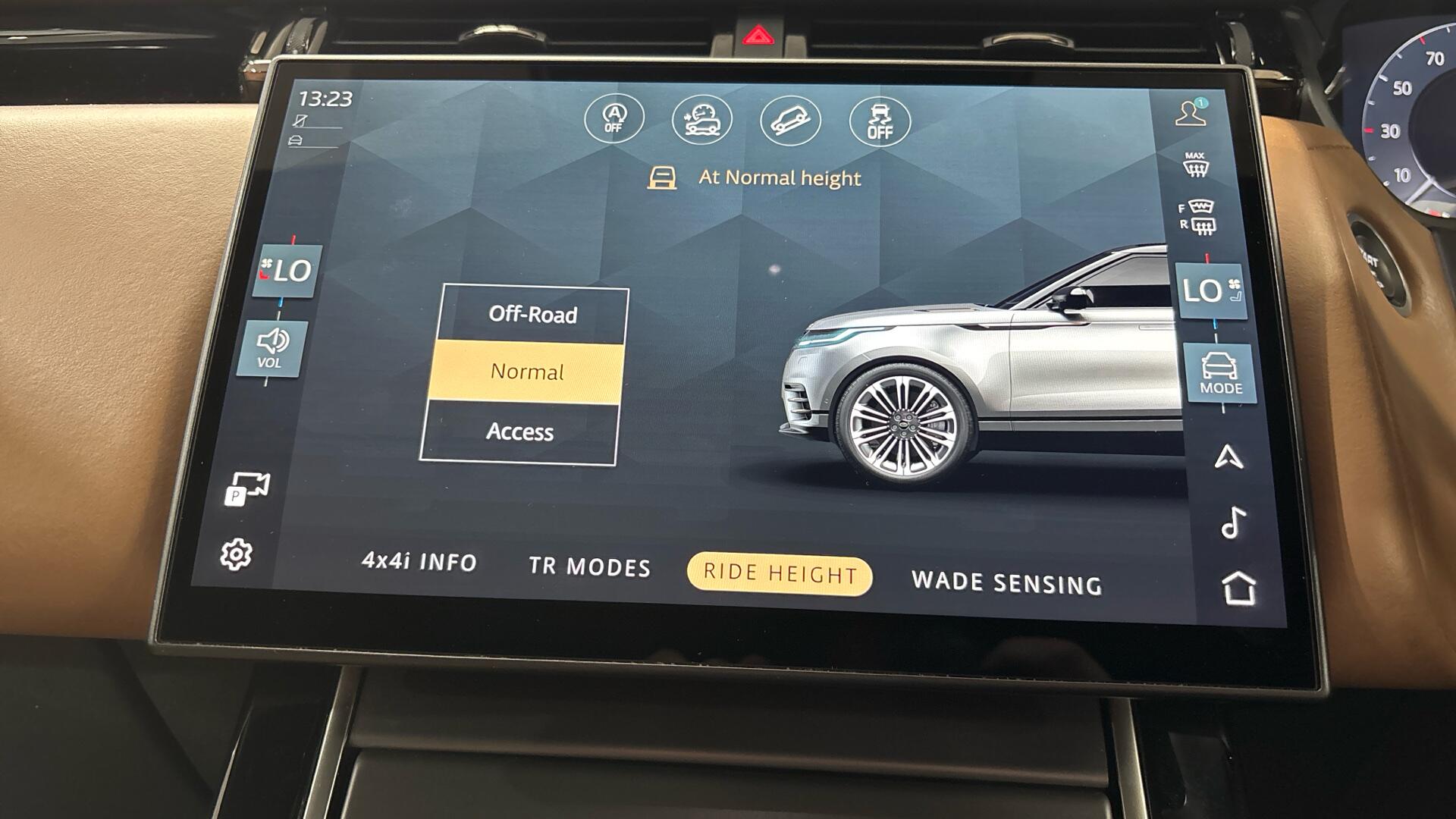 Land Rover Range Rover Velar view 57