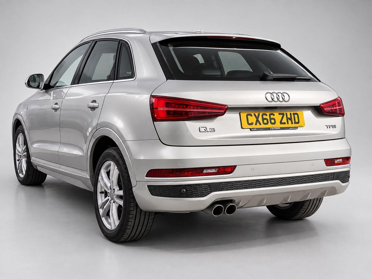 Audi Q3 view 9
