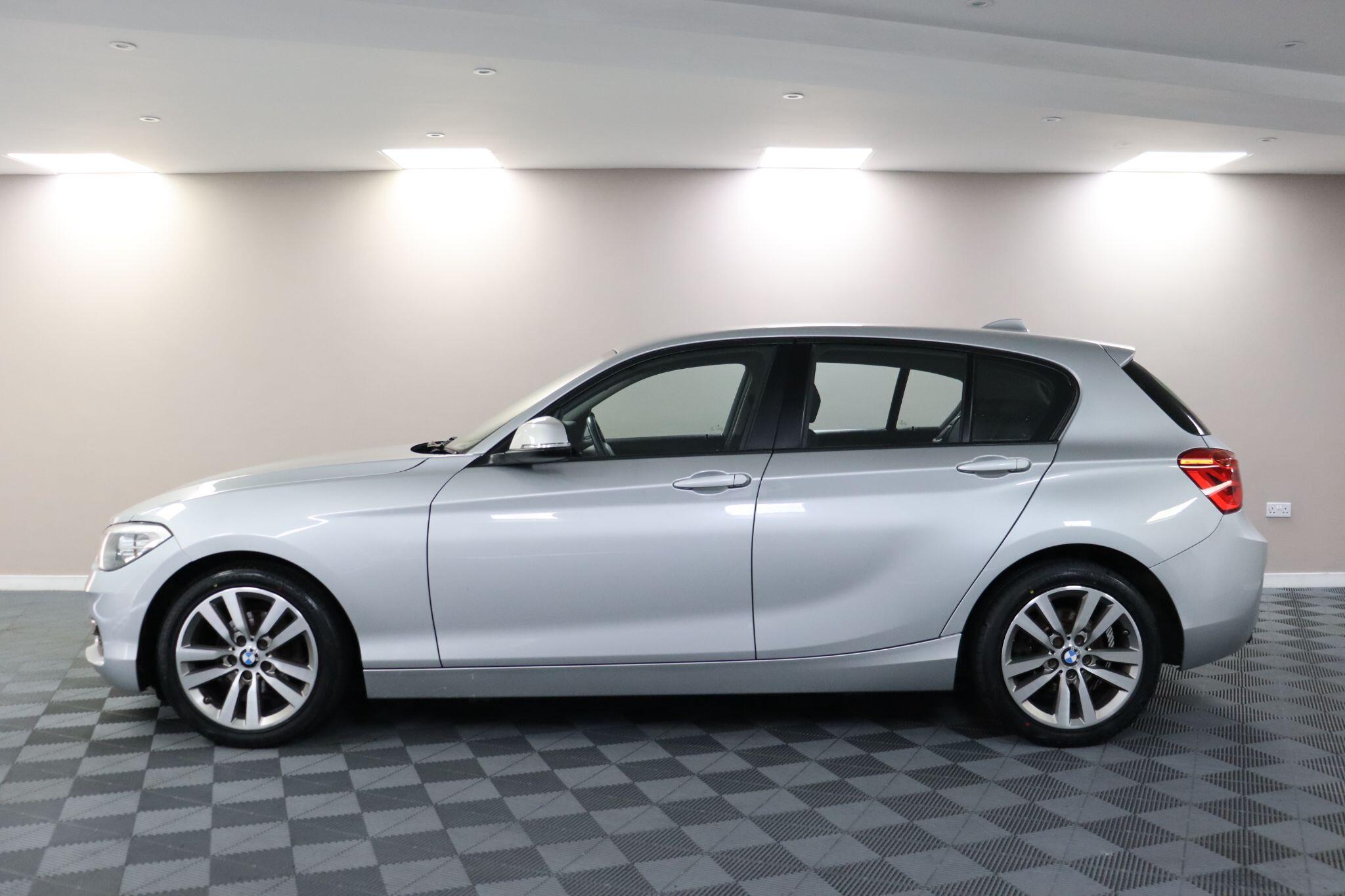 BMW 1 Series view 18