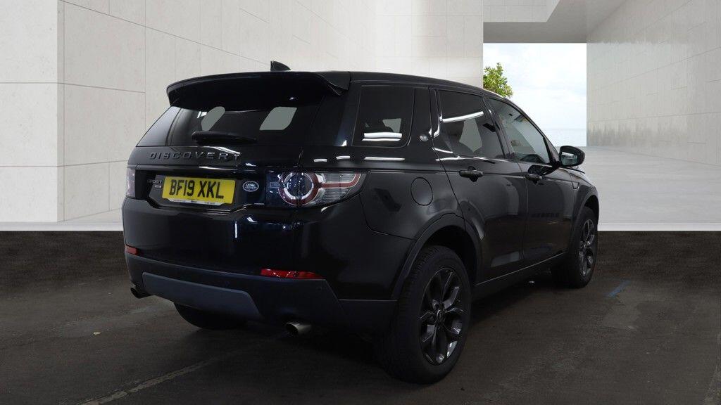 Land Rover Discovery Sport view 10