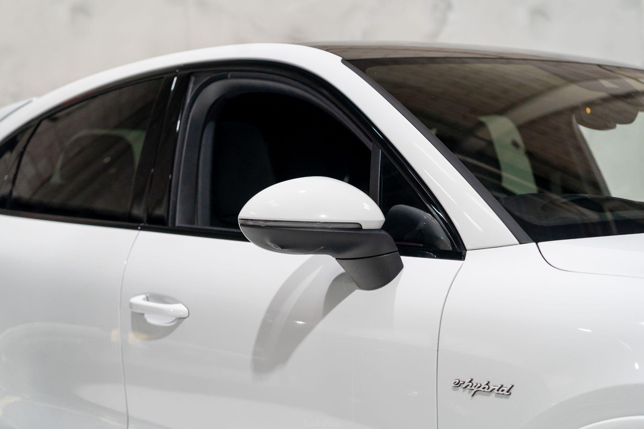 Porsche Cayenne view 42