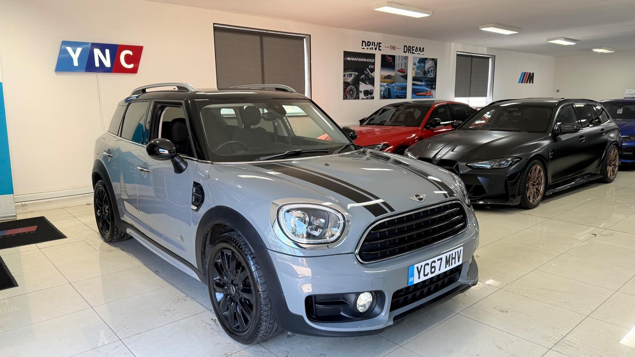 MINI Countryman view 3