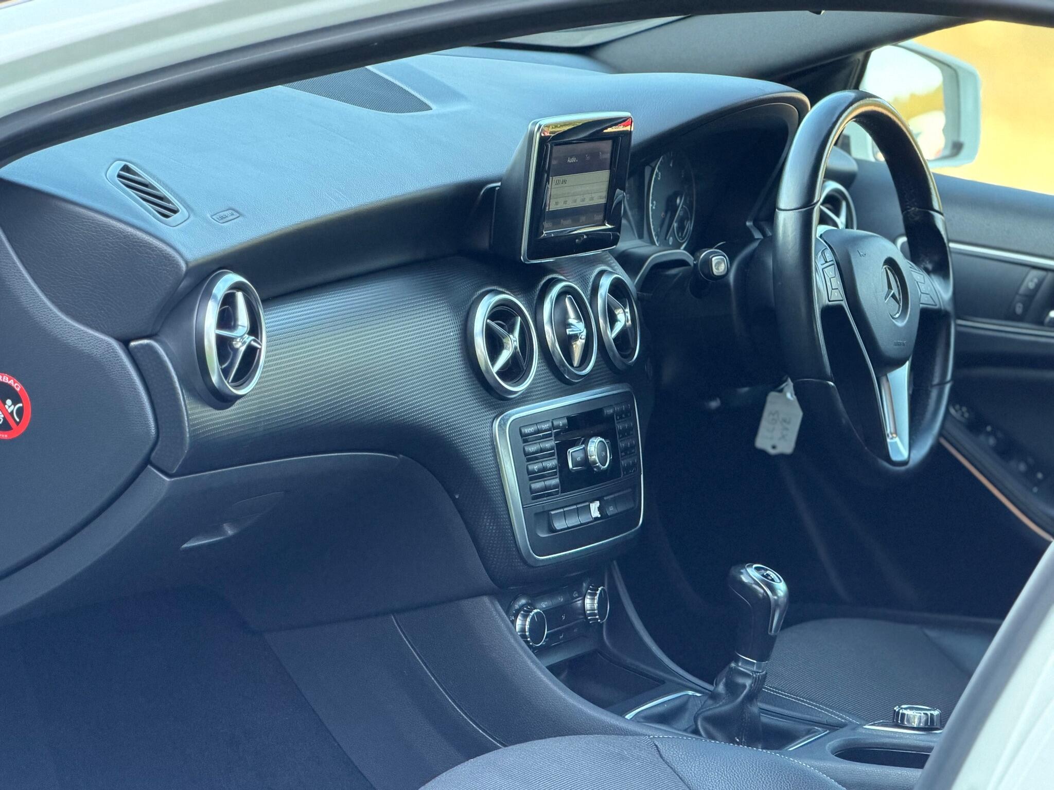 2013 Mercedes-Benz A Class 1.5 A180 CDI SE Euro 5 (s/s) 5dr image 17