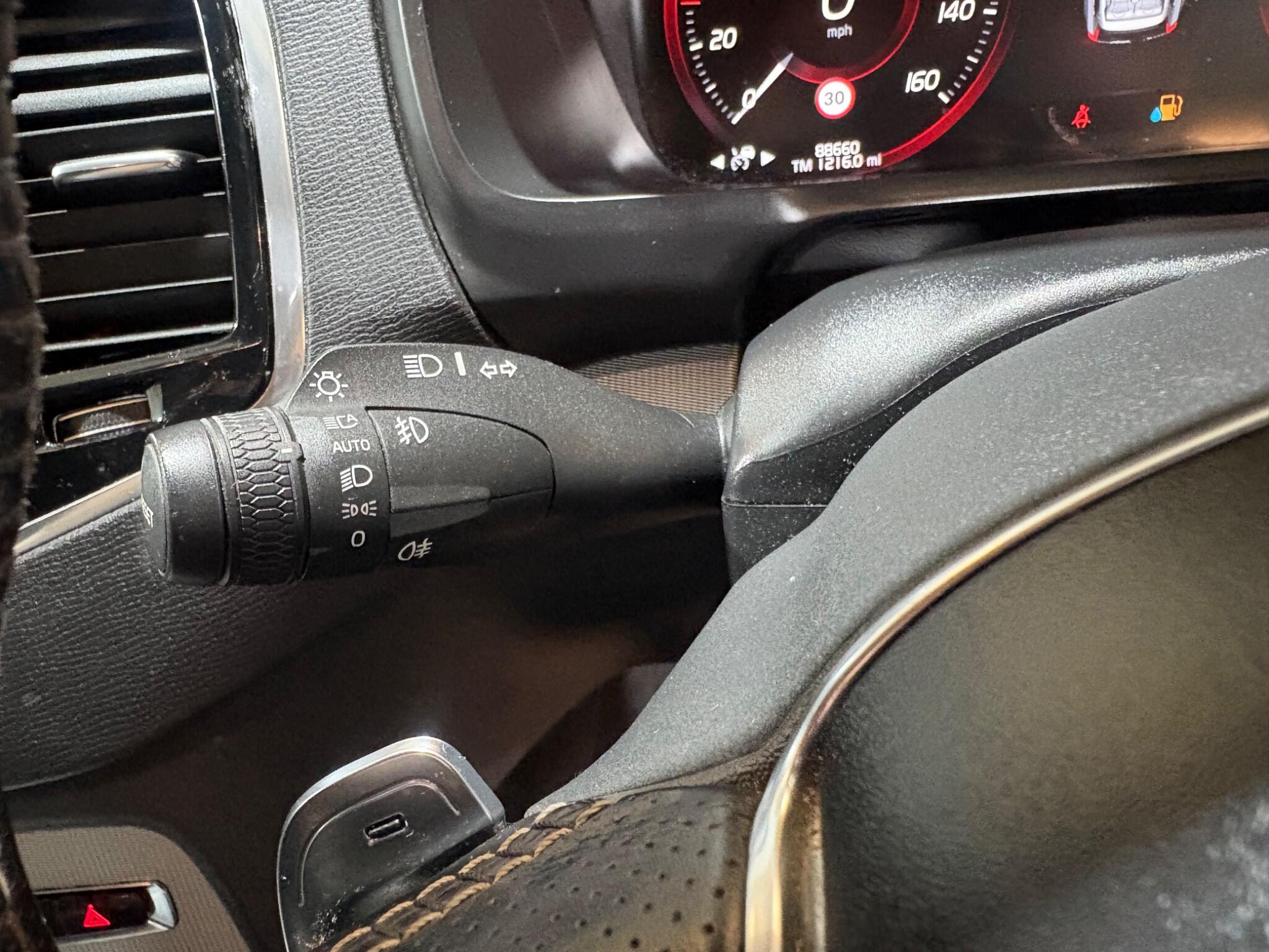 Volvo XC90 view 92
