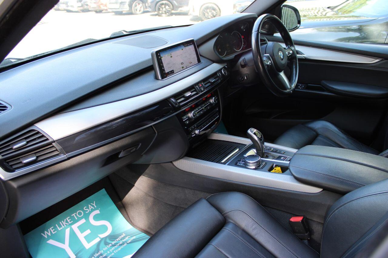 BMW X5 view 13