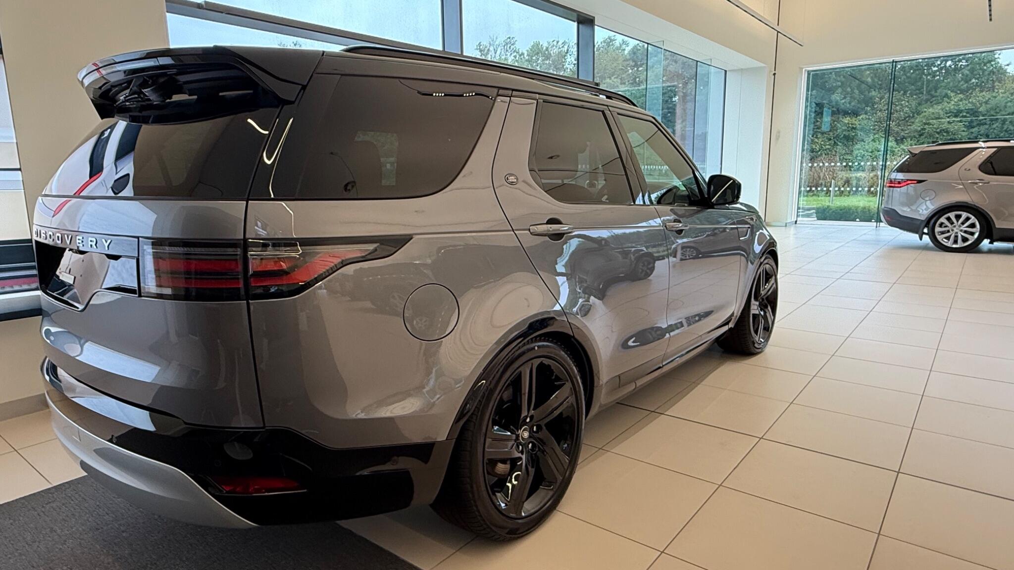 Land Rover Discovery view 29