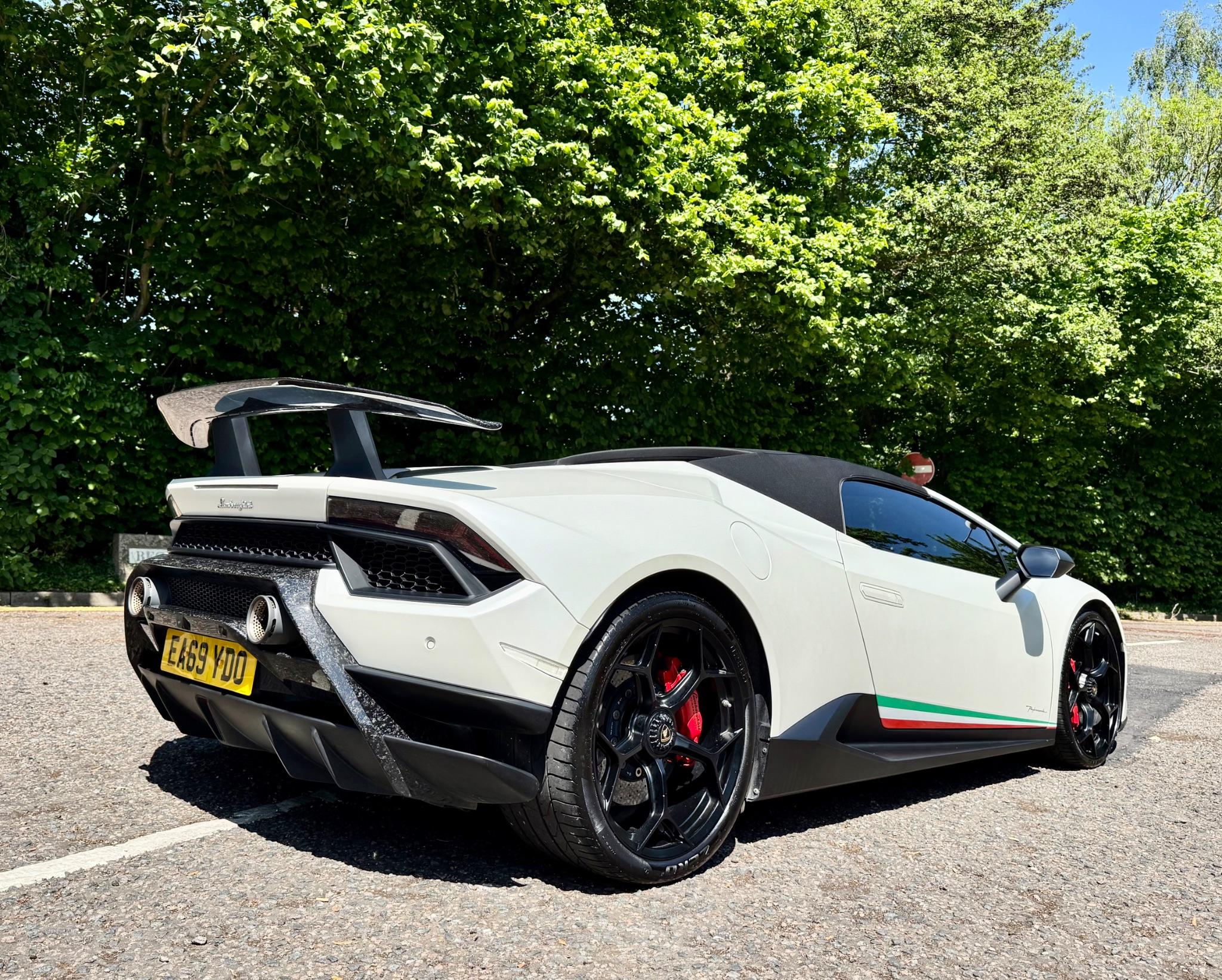 Lamborghini Huracan view 34