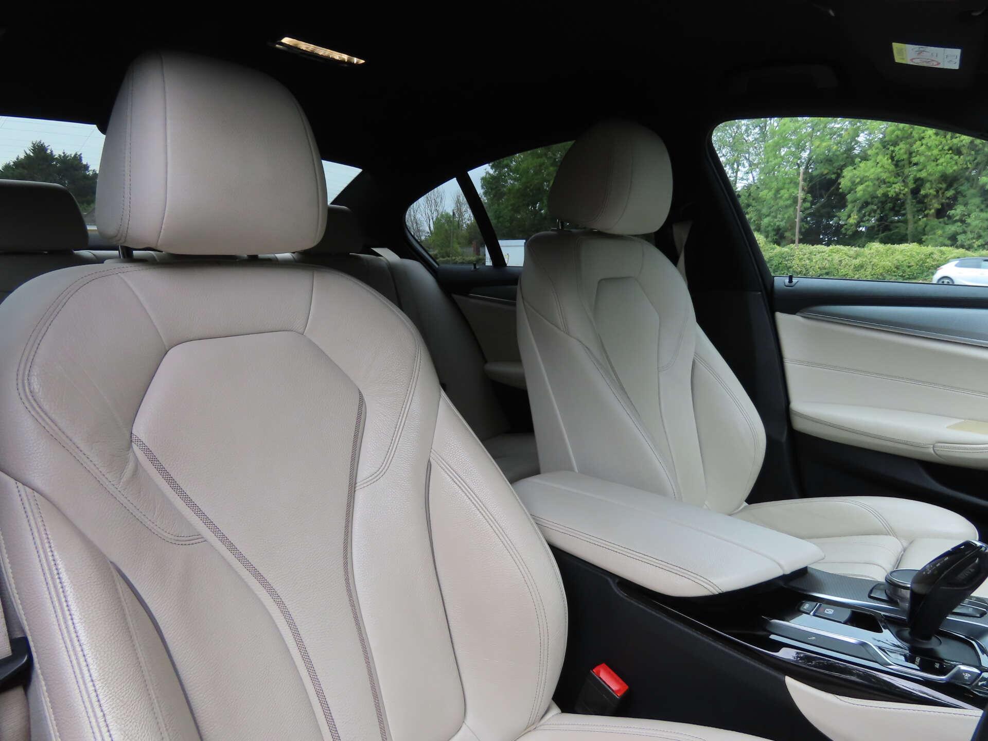 BMW 5 Series view 9