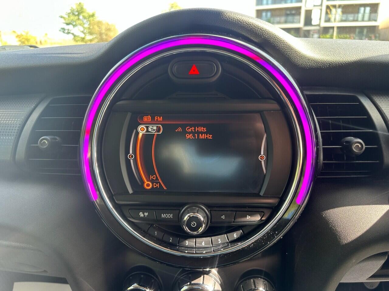 Mini Hatch view 24