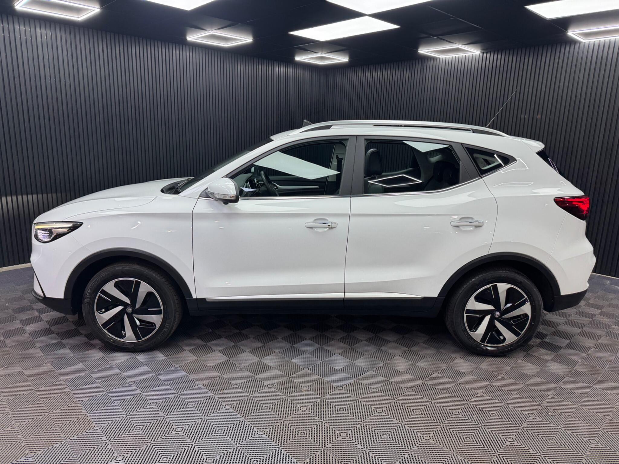 MG ZS view 10