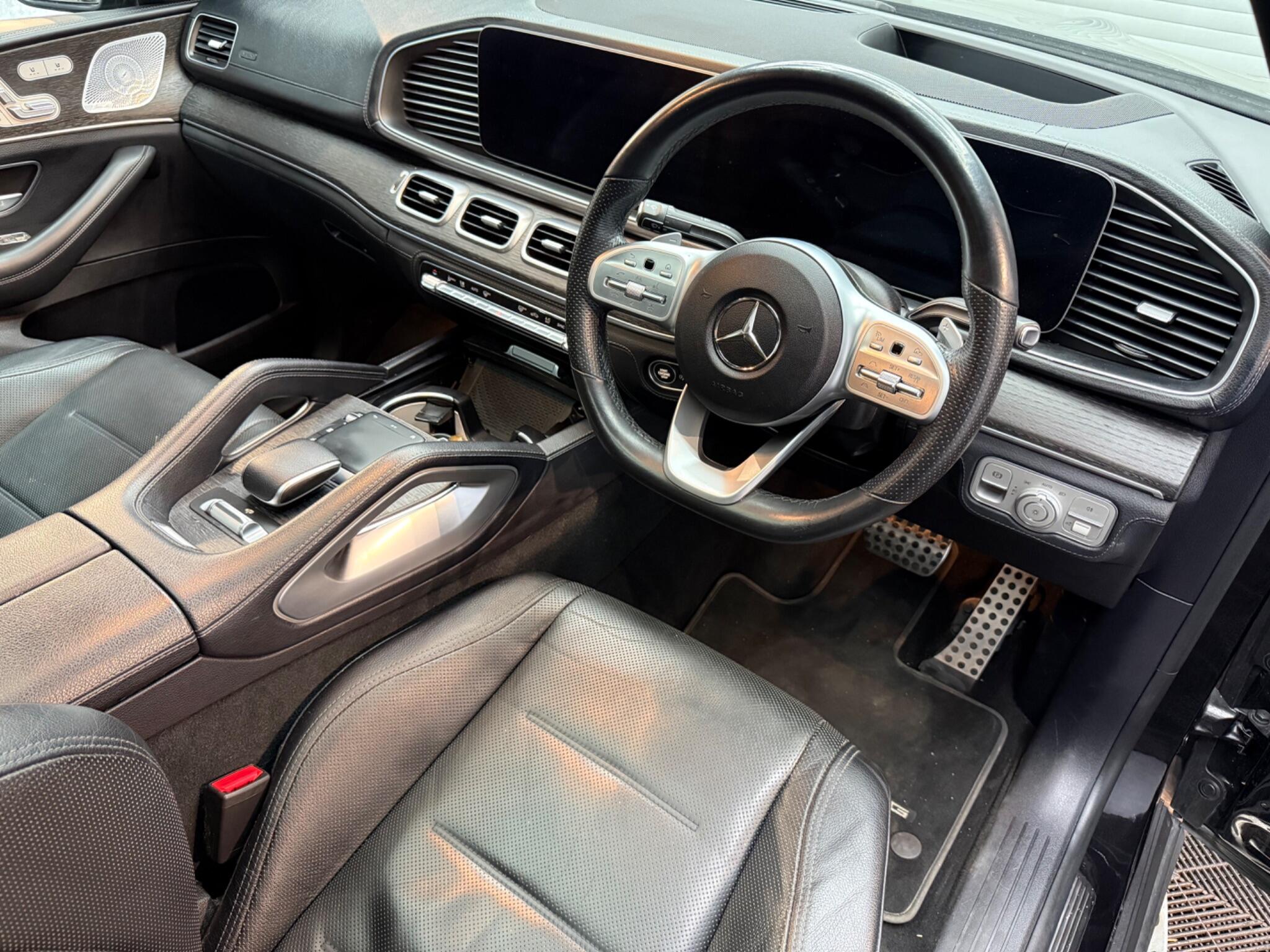 Mercedes-Benz Gle view 2