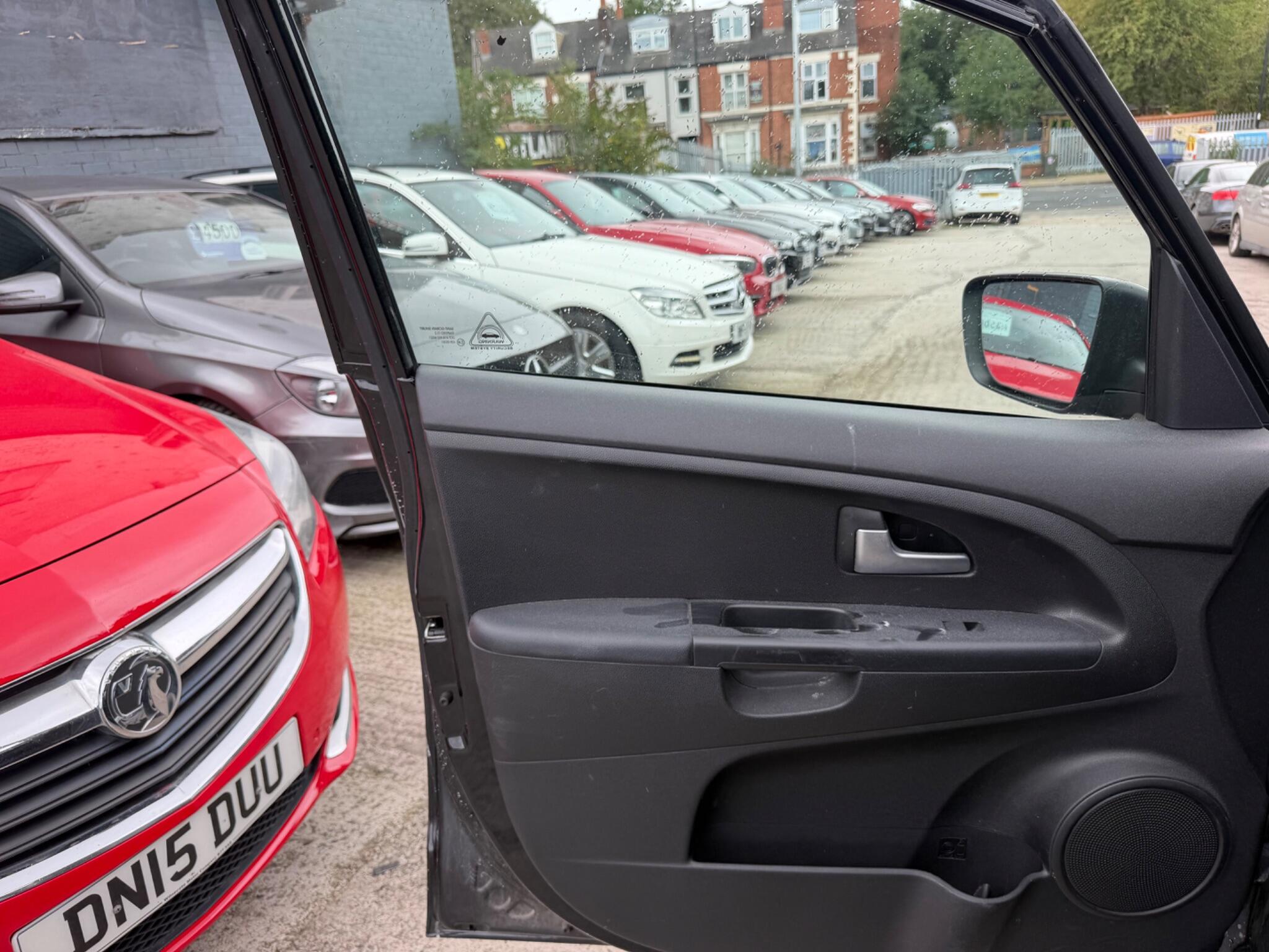 Kia Venga view 14