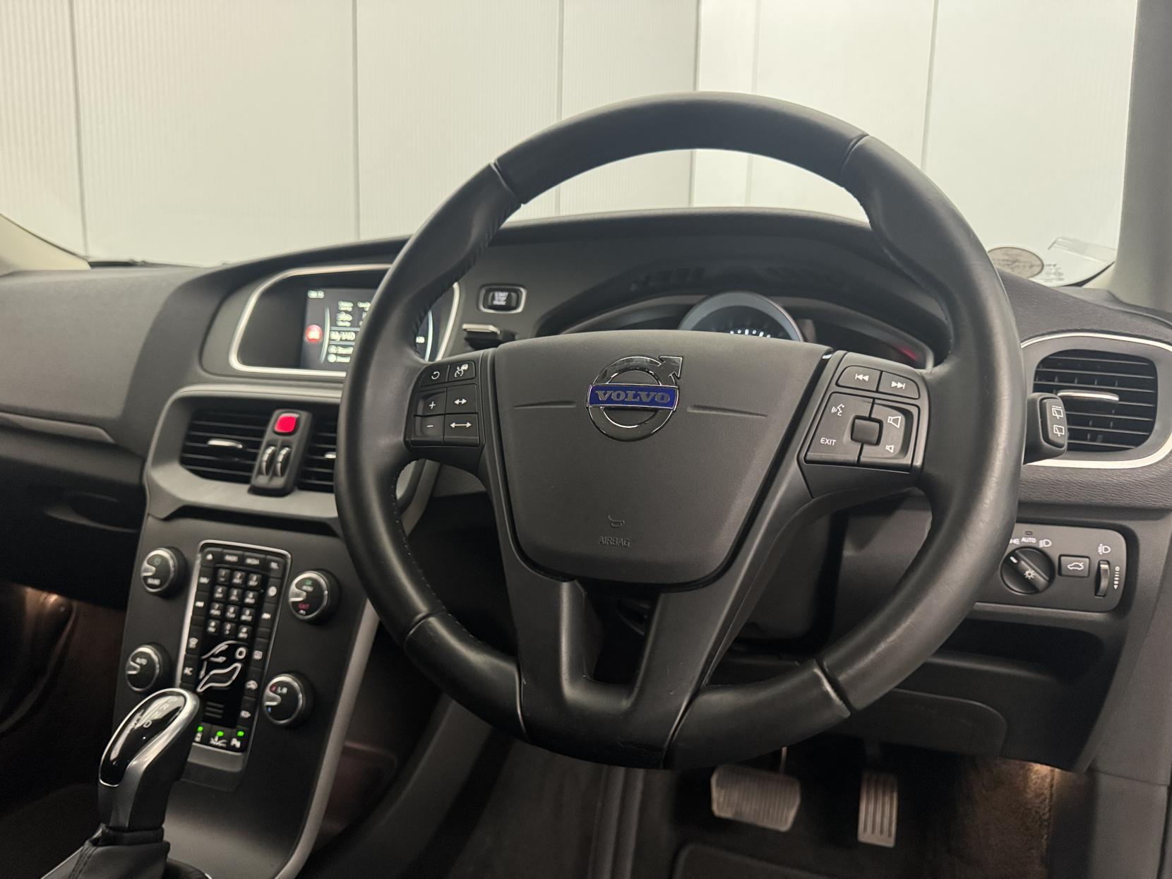 Volvo V40 view 58