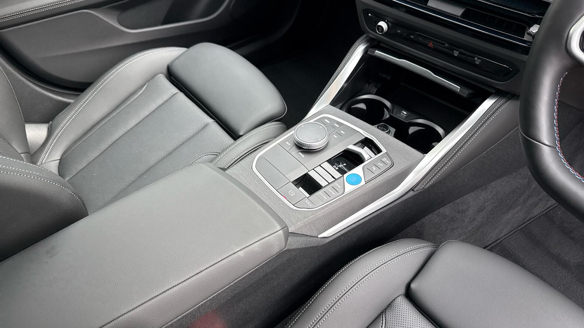 BMW i4 view 10