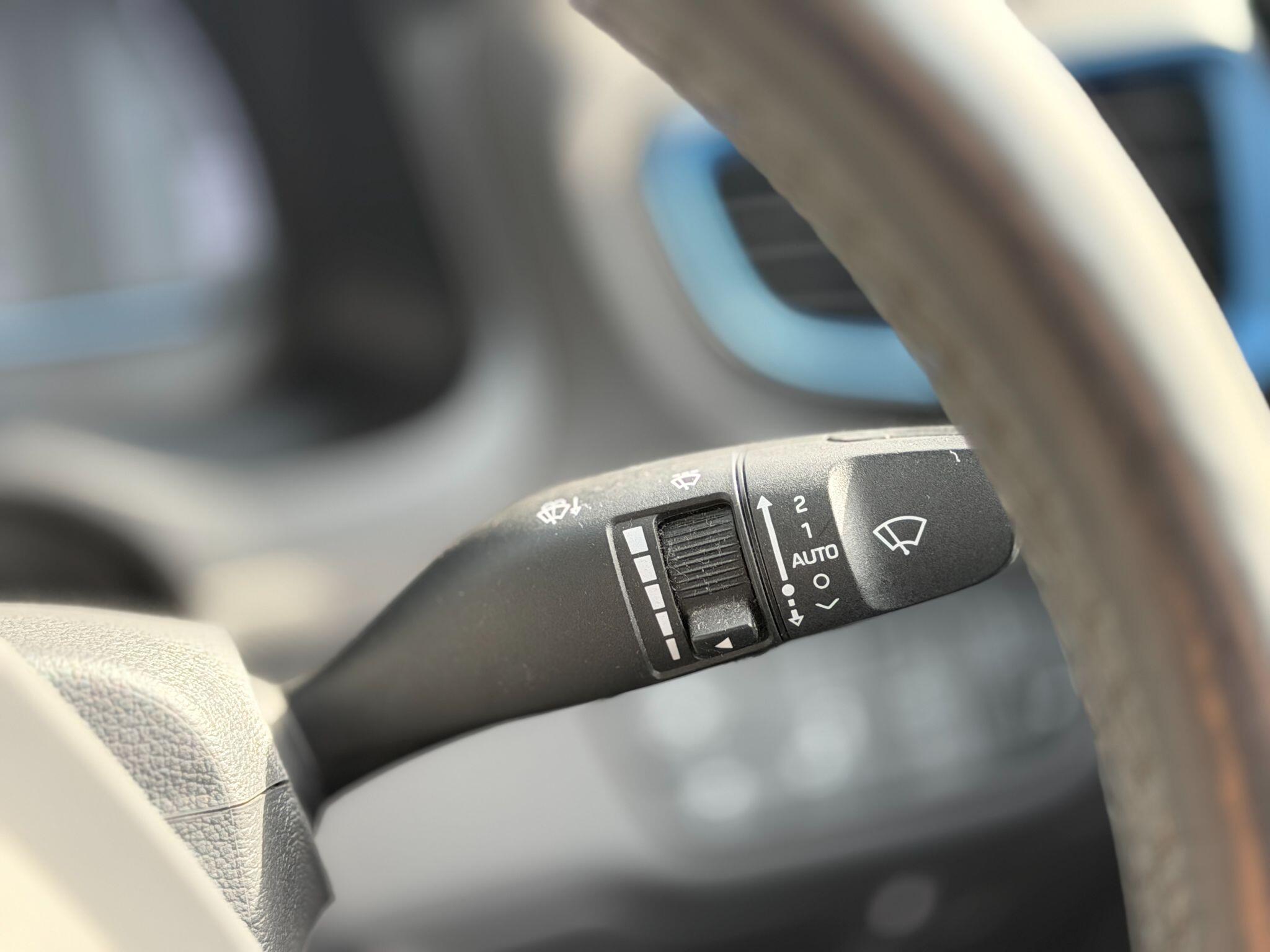 Hyundai Ioniq view 40