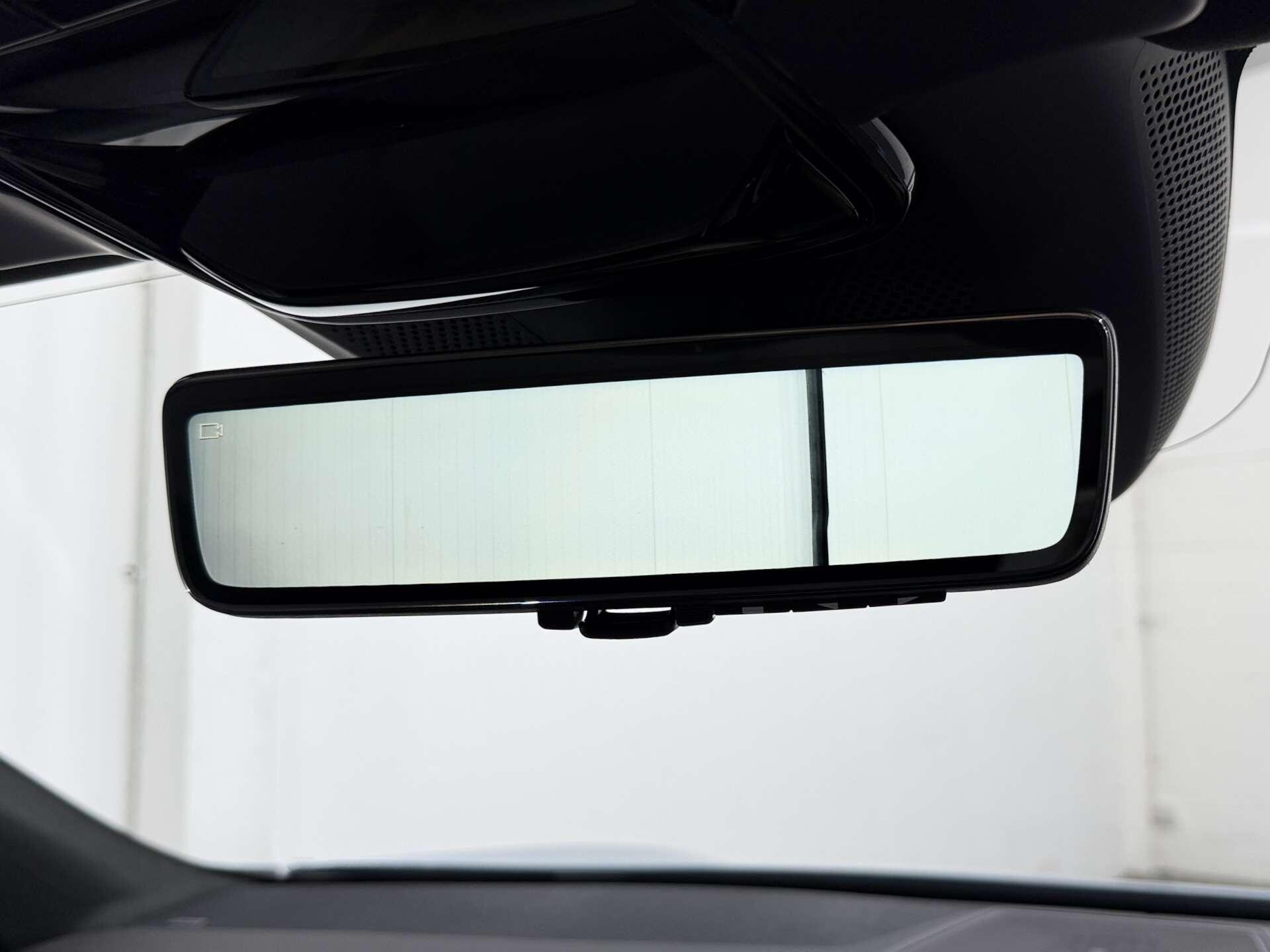 Polestar 4 view 45