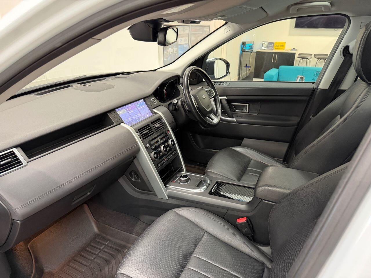 Land Rover Discovery Sport view 19