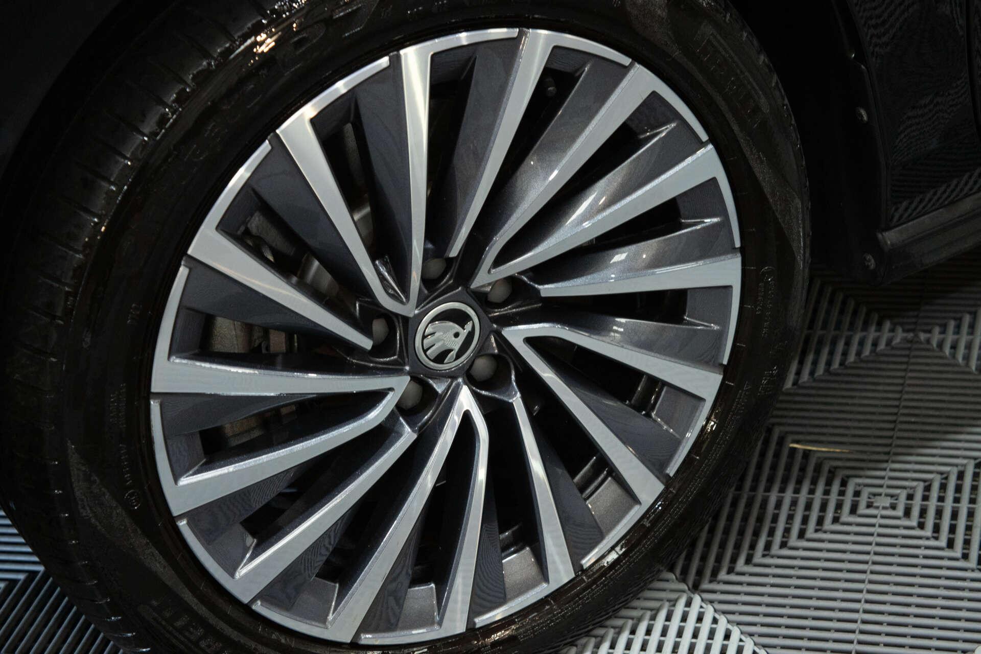 Skoda Superb view 15