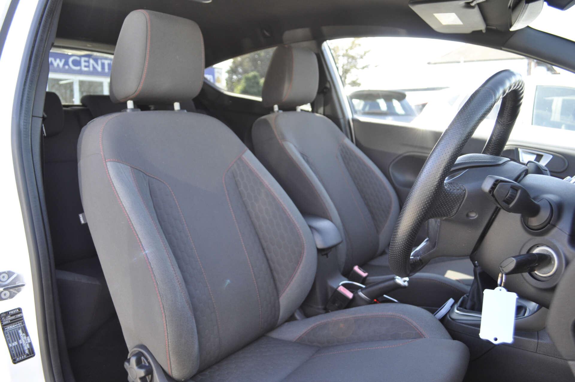 Ford Fiesta view 8