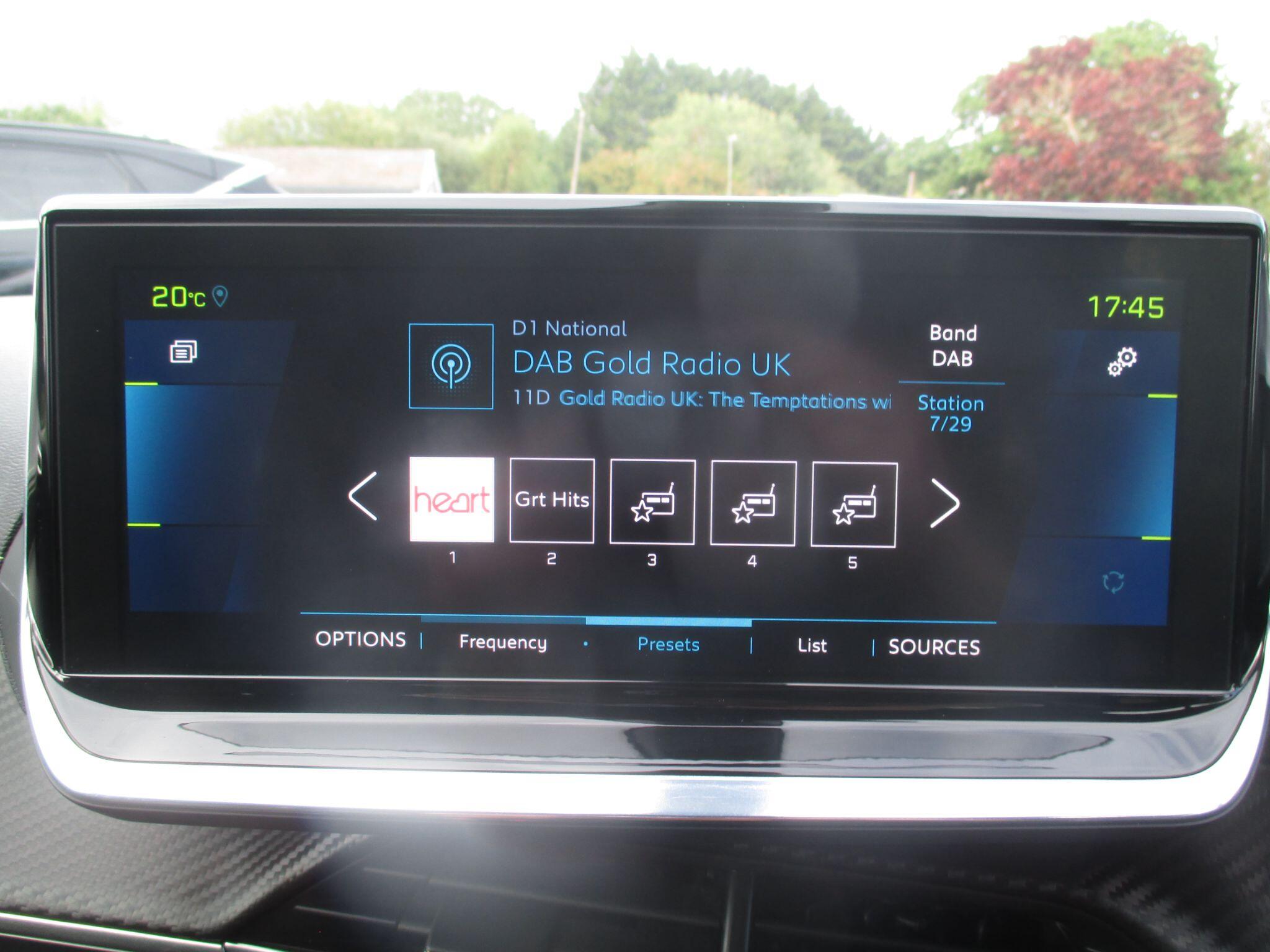 Peugeot E-2008 view 44