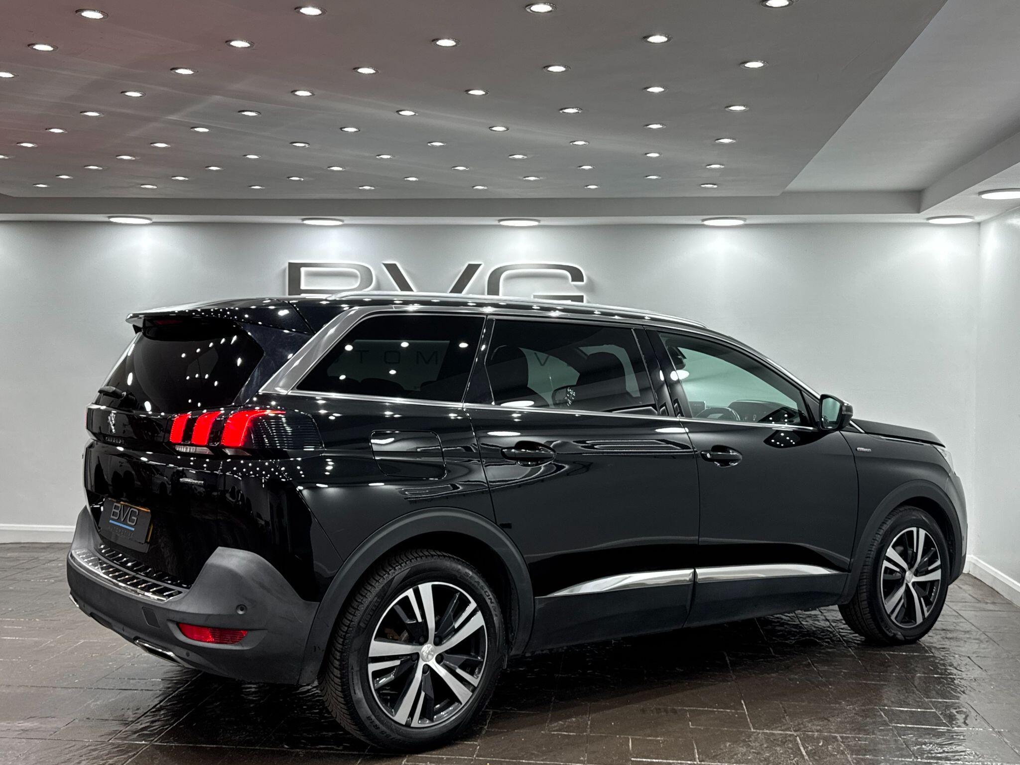 Peugeot 5008 view 18