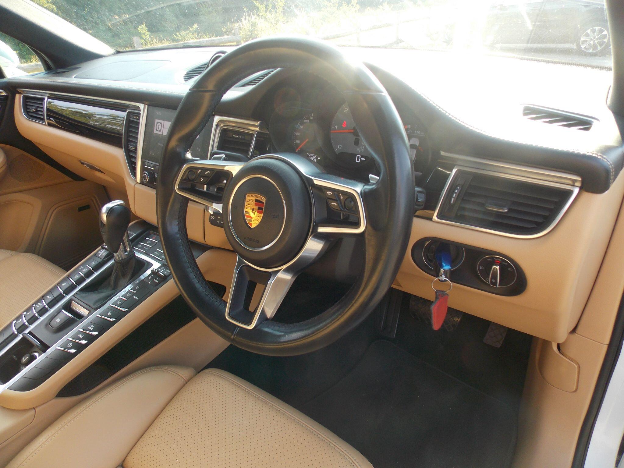 Porsche Macan view 67