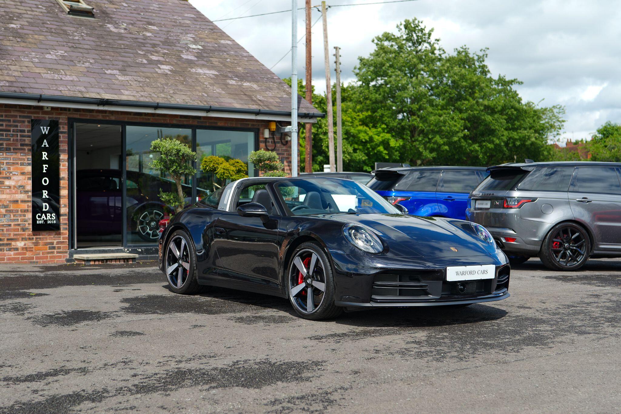 Porsche 911 view 7
