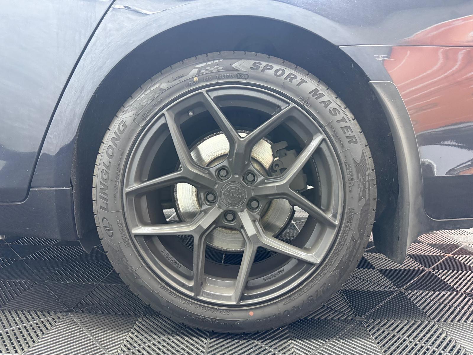 BMW 7 Series view 31