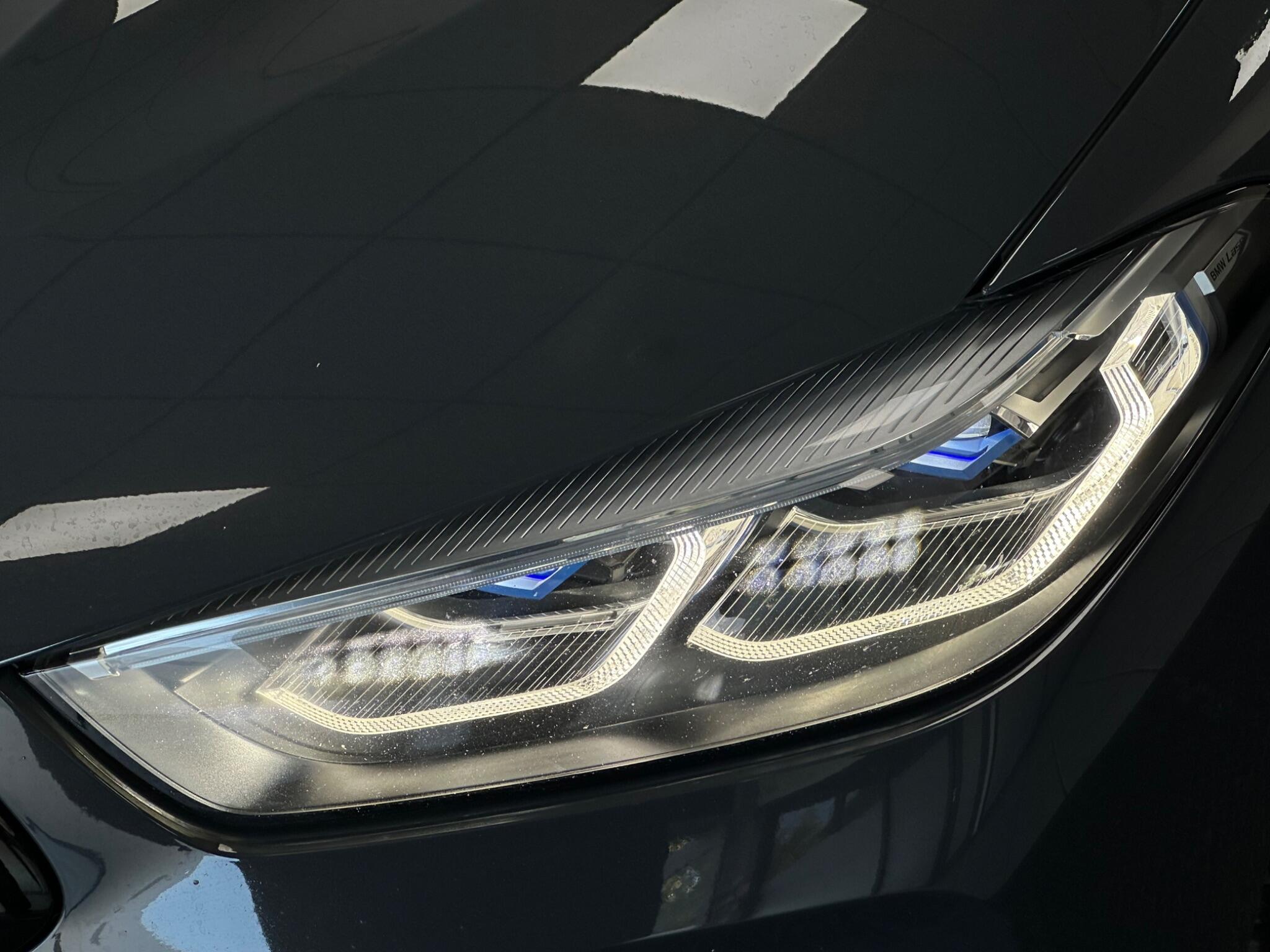 BMW 8 Series view 39