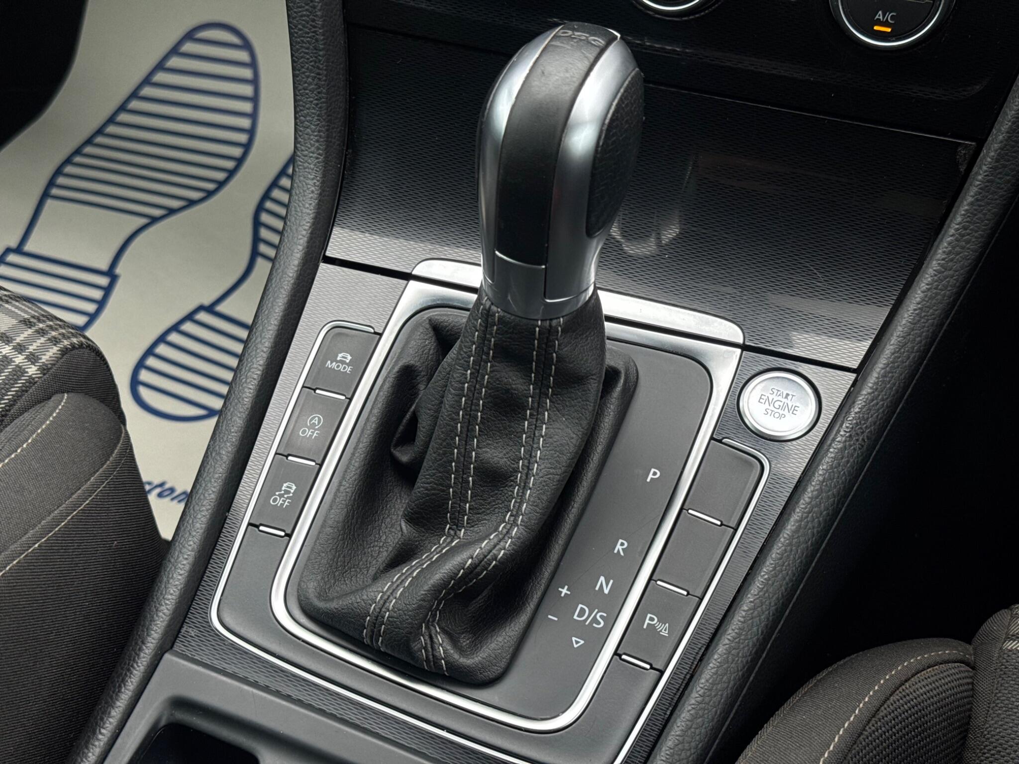 Volkswagen Golf view 45