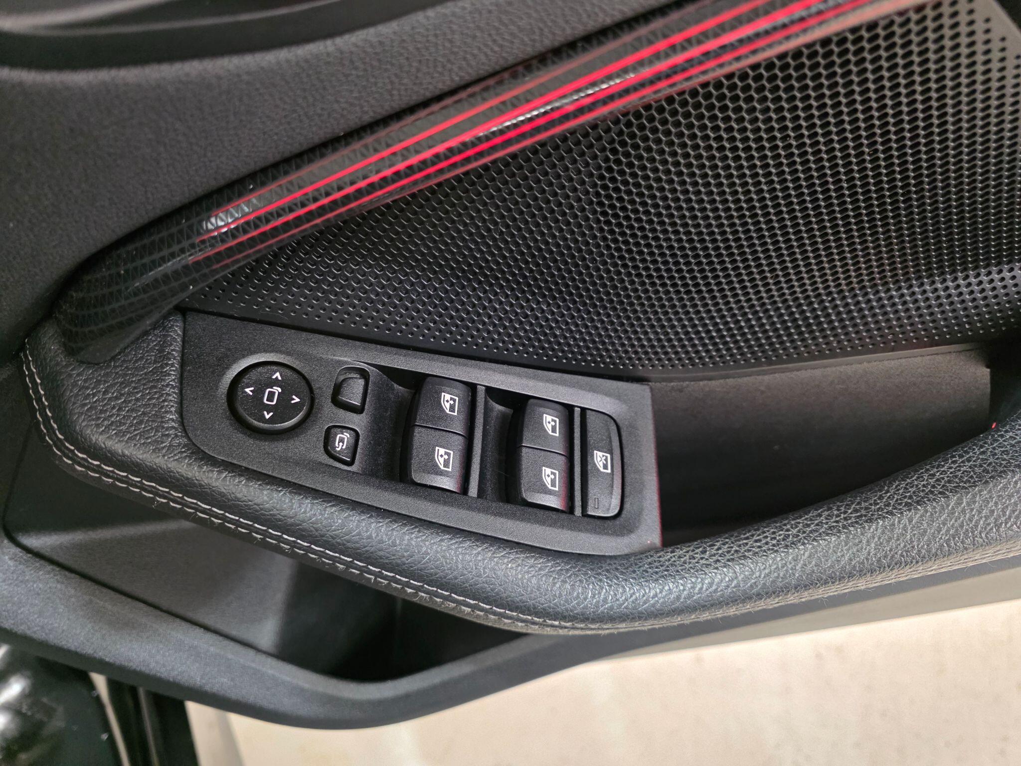 BMW 1 Series view 13