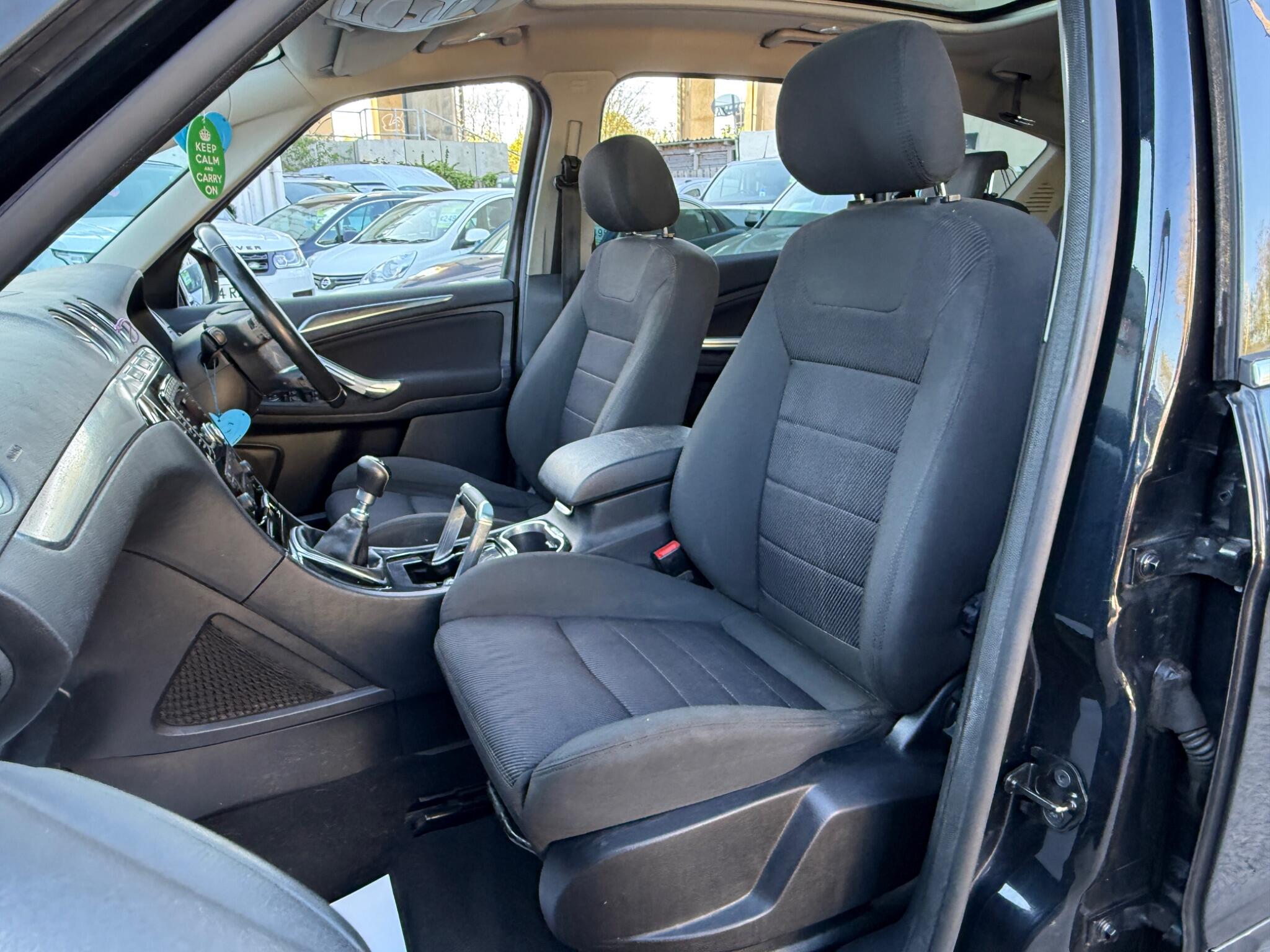 Ford S-Max - Image 23