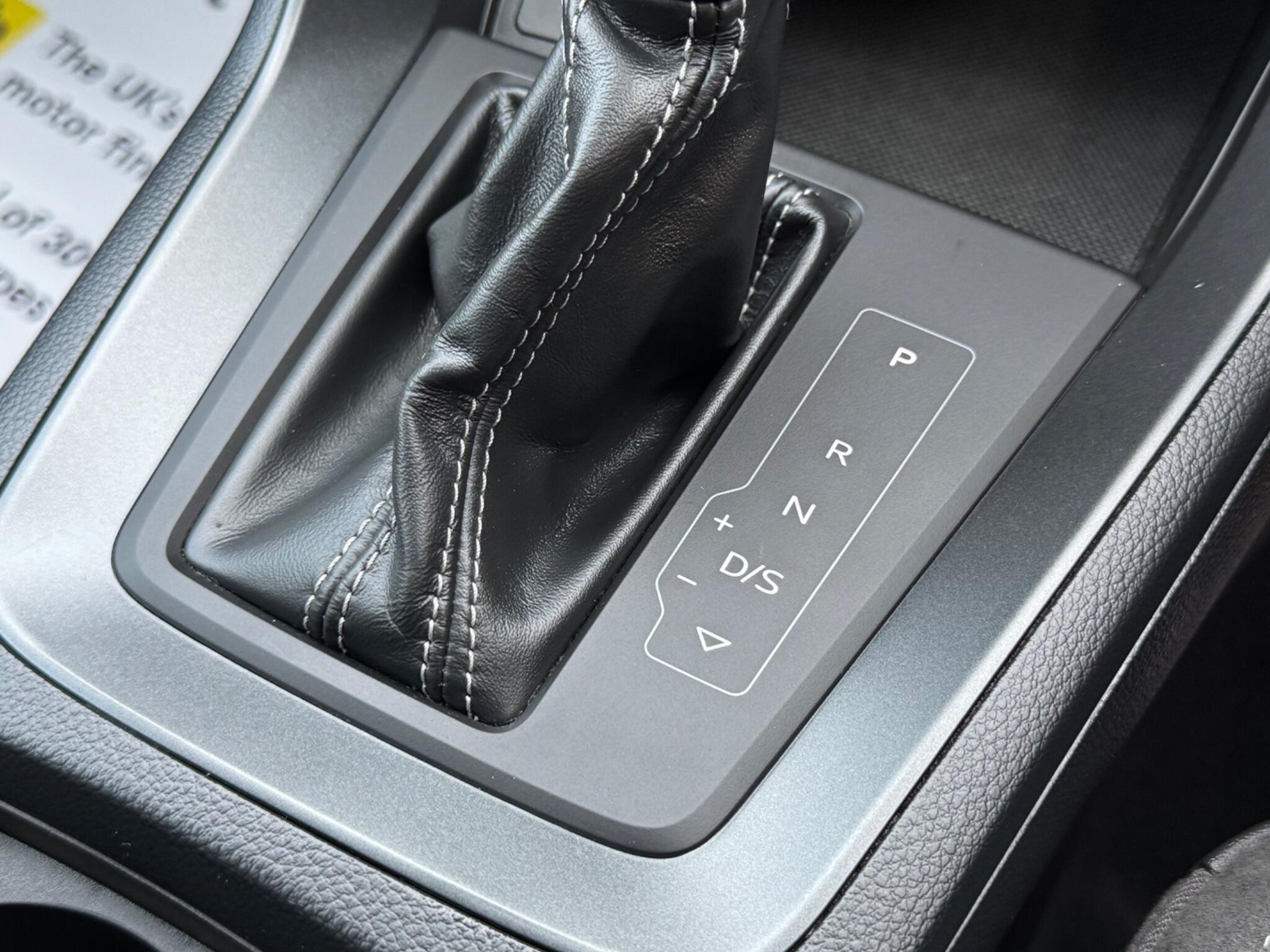 Audi Q3 view 22