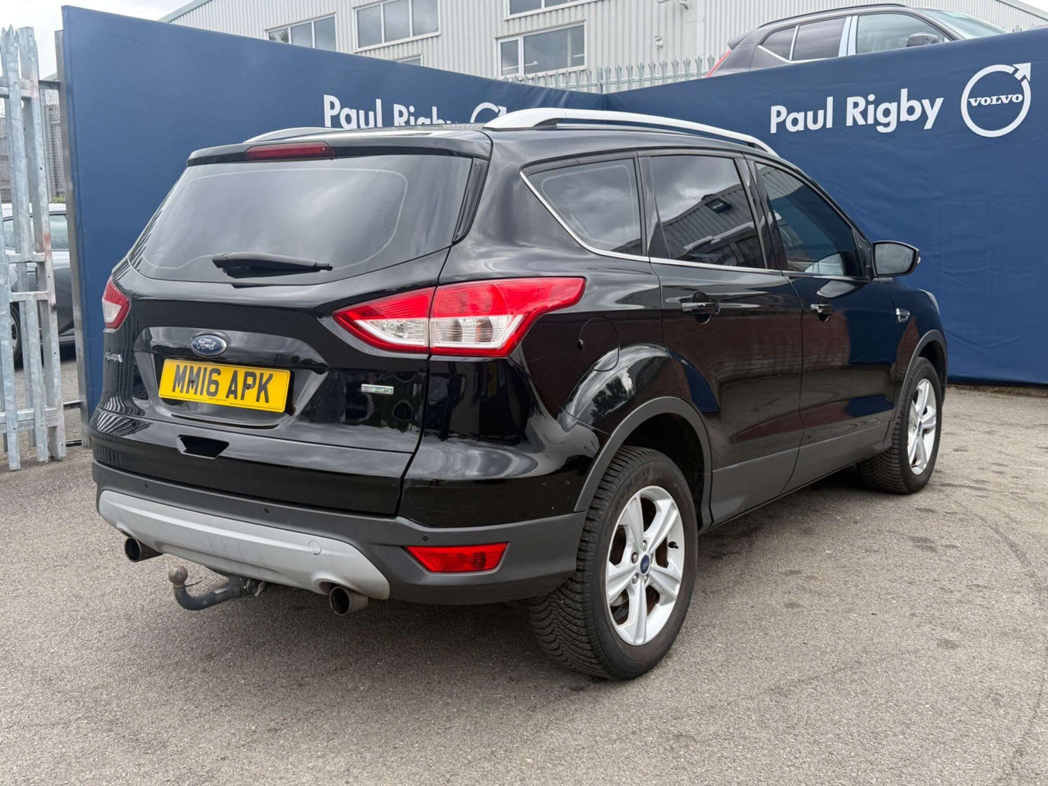 Ford Kuga view 3