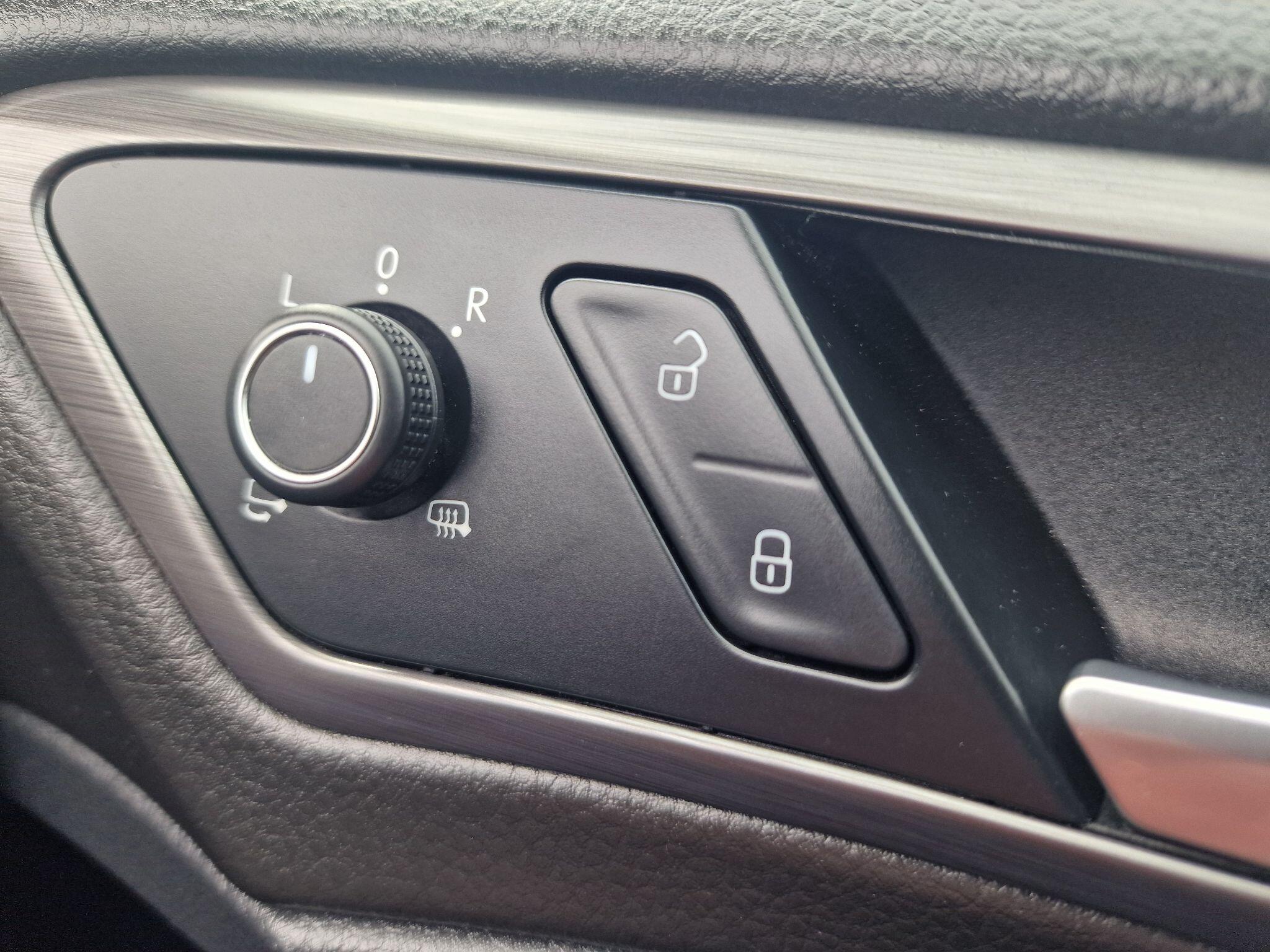 Volkswagen Golf view 35